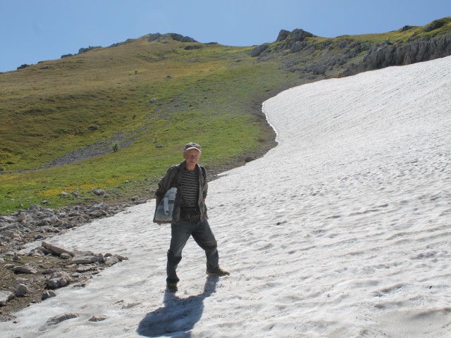 ледник при подъеме на г. Оштен