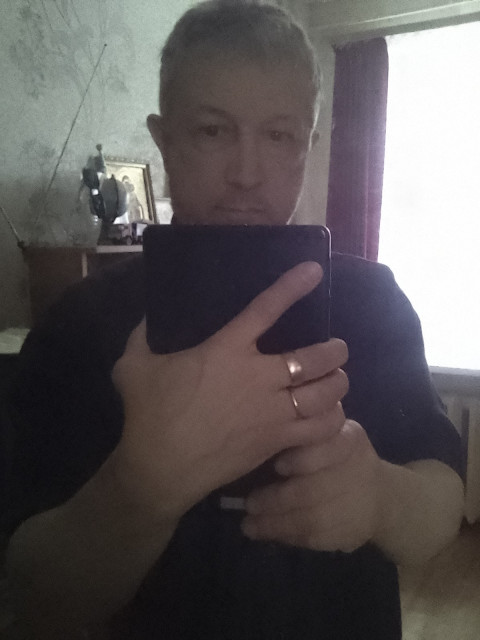 Олег, Россия, Томск, 55 лет, 1 ребенок. Ищу: Симпатичная, стройная, не высокая, без полноты, татуировок и вредных привычек. Для общения, отношения,...  Анкета 869917. 