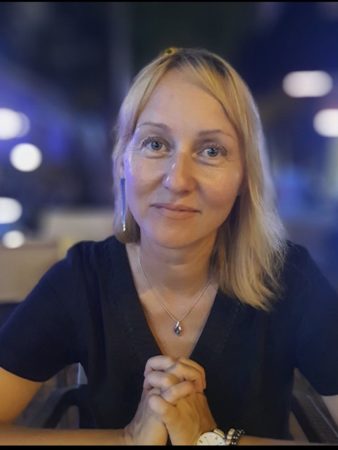 Алёна, Москва, м. Тушинская, 45 лет, 2 ребенка. Познакомлюсь с порядочным и спокойным мужчиной для любви и теплых отношений.  Анкета 870665. 