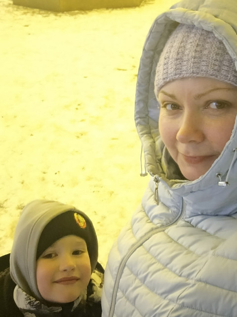 Юлия Соловчук, Хороль, 42 года, 1 ребенок. Ищу: Надёжный,добрый, справедливый, с головой и руками, с шикарным чувством юмора.  Анкета 871115. 