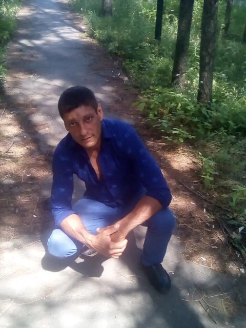 Александр Крестовский, Новосибирск, 40 лет, 1 ребенок, 5 фото. Ищу: Стройную, моложе, добрую, честную и без проблем  Анкета 871595. 