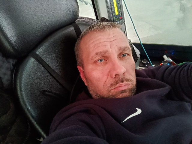 Вячеслав, Москва, 43 года, 2 ребенка. Занимаюсь спортом люблю путешествовать.. Выезды на природу с друзьями..