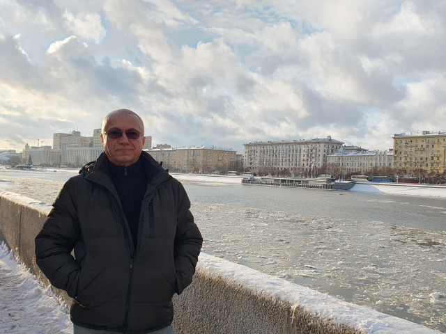 Павел, Москва, м. Домодедовская, 55 лет, 1 ребенок. Одни и те же лица
Ну где ж моя девица
Когда возникнет, сразу
Я, полюблю заразу

Познакомлюсь с...  Анкета 871634. 