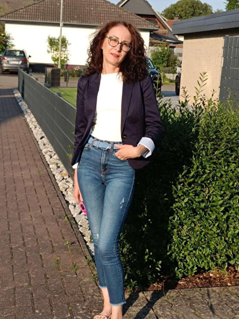 Надежда, Германия, Гамбург, 48 лет. Познакомлюсь с добрым, ответственным и надёжным мужчиной для серьезных отношений, дружбы и общения....  Анкета 871901. 