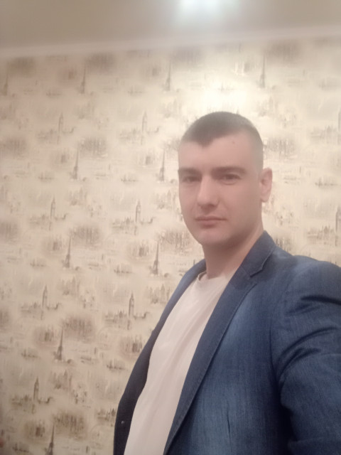 Максим, Феодосия, 31 год. Познакомлюсь с женщиной для любви и серьезных отношений, брака и создания семьи, воспитания детей.  Анкета 872093. 