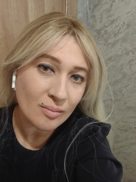 Елена, Москва, 46 лет, 1 ребенок, 1 фото. Добрая, нежная заботливая, люблю дом, и собак,  .Для самого лучшего,  буду, такой же,,