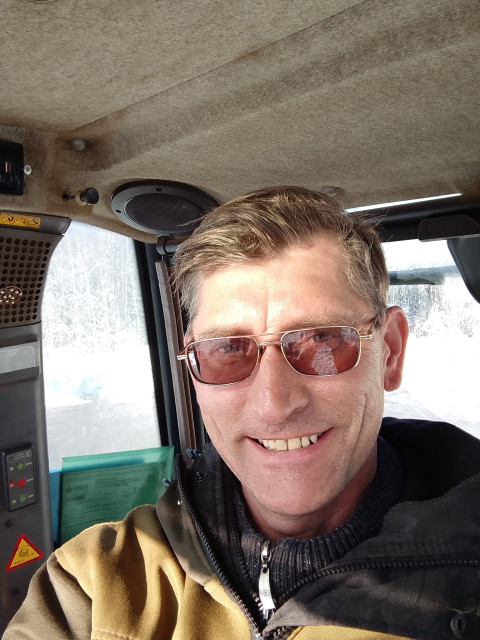 Дмитрий, Россия, Киров, 47 лет. Хотелось бы познакомиться с деревенской женщиной не старше моих лет, в начале для общения. Ну а если...  Анкета 874234. 