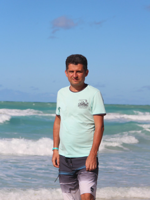 Тарас, Москва, 45 лет, 1 ребенок, 1 фото. Познакомлюсь с женщиной для любви и серьезных отношений, брака и создания семьи.  Анкета 874888. 