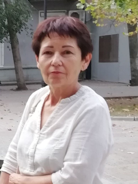 Людмила, Россия, Бердянск, 65 лет, 1 ребенок. Познакомлюсь с мужчиной для дружбы и общения.  Анкета 875211. 