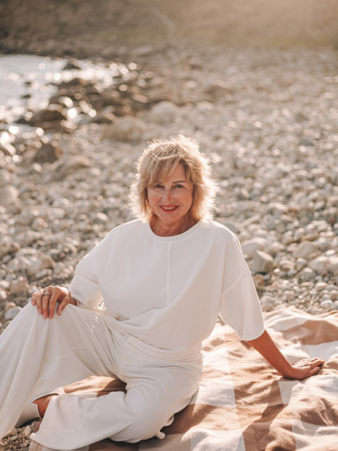 Татьяна Кобзарь, Екатеринбург, 60 лет, 3 фото. Ищу: Взрослого. Доброго, интеллигентного, тактичного, внимательного. Не создающего проблем.  Анкета 875287. 