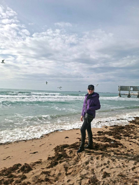 Юлия, Россия, Евпатория, 42 года. Целуйтесь... 
Обязательно и по-взрослому: каждое утро, встречая друг друга с работы, перед сном. 
