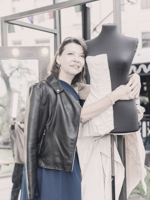 Елена, Россия, Москва, 48 лет, 1 ребенок. Познакомлюсь с мужчиной для любви и серьезных отношений, брака и создания семьи. Только с москвичом...  Анкета 875655. 