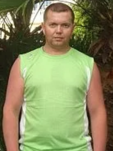 Володя, Россия, Йошкар-Ола, 45 лет, 1 ребенок. Ищу девушку невысокого роста с привлекательной внешностью и хорошим чувством юмора. Ценю честность и...  Анкета 875899. 