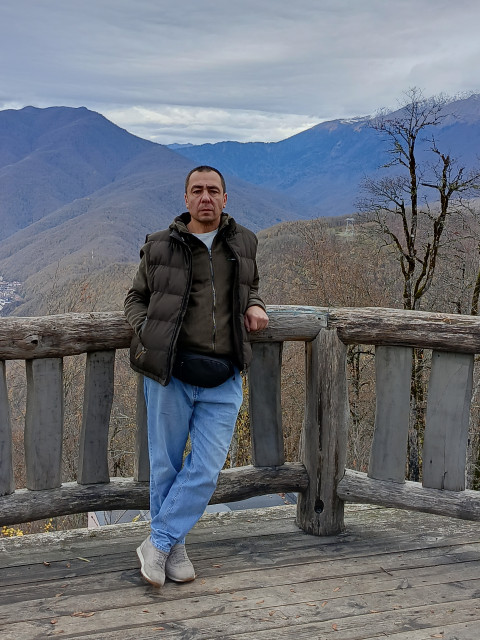 Алишер, Москва, м. Щёлковская, 45 лет, 1 ребенок. Разведен, адекватен, не пью, не выпиваю, курю редко, увлекаюсь охотой, рыбалкой, поиском жилья, и уд