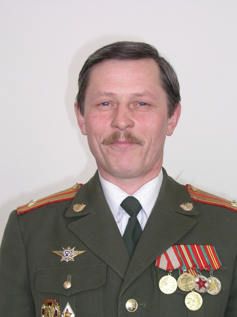 Михаил, Россия, Красноярск, 61 год. Познакомлюсь с женщиной для любви и серьезных отношений, готовой стать хозяйкой дома у моря. 
Предпочитаю...  Анкета 876199. 