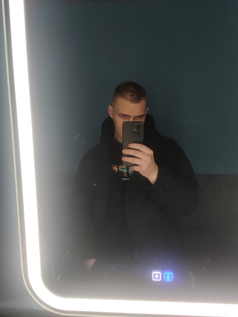 Дмитрий, Санкт-Петербург, 21 год, 1 фото. Ответственный и целеустремлённый) 
Рост 183, Русский