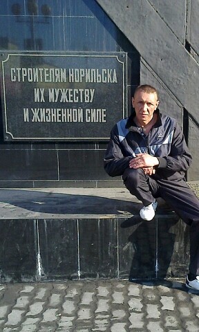 Олег Бурмистров, Россия, Пенза, 48 лет, 1 ребенок. Ищу: Верную, добрую, красивую, заботливую не гламуляшку))обыкновенную простую)  Анкета 876746. 