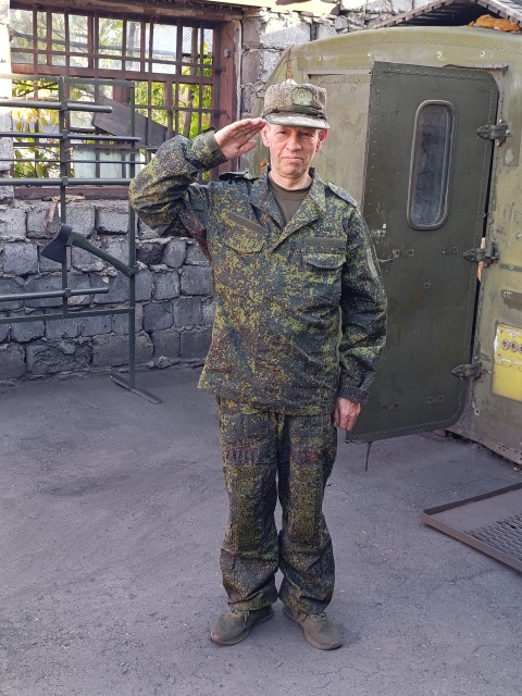 Евгений, Россия, Торез, 54 года. Познакомлюсь с женщиной для брака и создания семьи. Добрую, ласковую простую женщину  Анкета 877011. 