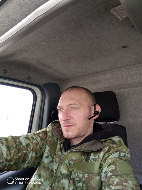 Саша, Москва, 40 лет, 2 ребенка, 1 фото. Познакомлюсь с женщиной для брака и создания семьи, гостевого брака, дружбы и общения.  Анкета 877157. 