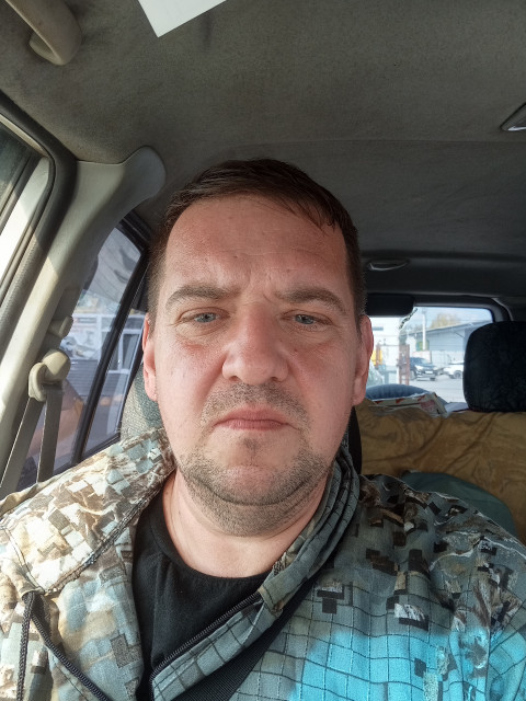 Максим, Новосибирск, 43 года, 2 ребенка, 2 фото. Познакомлюсь с женщиной для любви и серьезных отношений, воспитания детей.  Анкета 877936. 