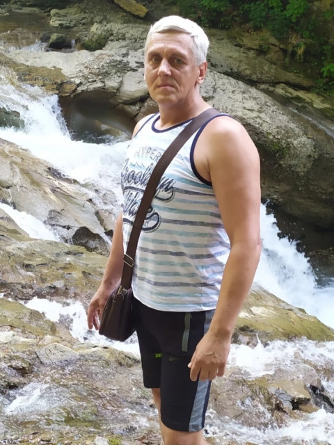 Игорь, Ростов-на-Дону, 52 года, 3 ребенка, 1 фото. Познакомлюсь с женщиной для любви и серьезных отношений.  Анкета 878179. 