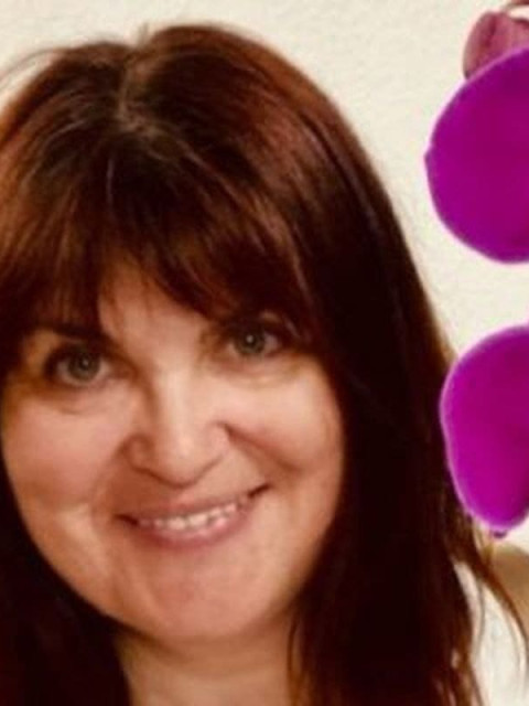 Лариса, Россия, Санкт-Петербург, 51 год. Познакомлюсь с мужчиной для серьезных отношений, времяпровождения, общения и возможно более. Там видно...  Анкета 878767. 