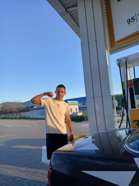 Николай, Севастополь, 19 лет, 1 фото. Активен,физически развит