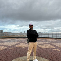 Басир, Москва, м. Озёрная, 44 года