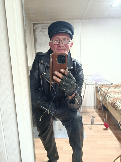 Олег, Самара, 56 лет. Спрашивайте,отвечу, нравятся пышные формы дамы,но это не принципиально