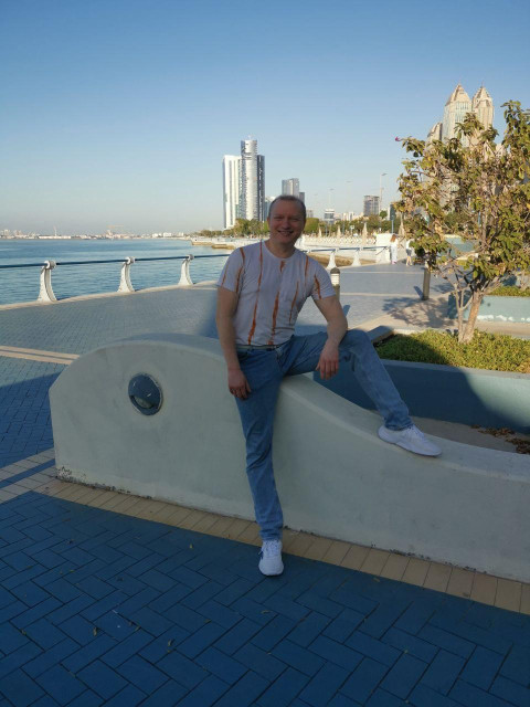 Сергей, Россия, Москва, 42 года. Хотел бы найти добрую, верную, понимающую, немеркантильную девушку для любви и серьезных отношений,...  Анкета 879671. 