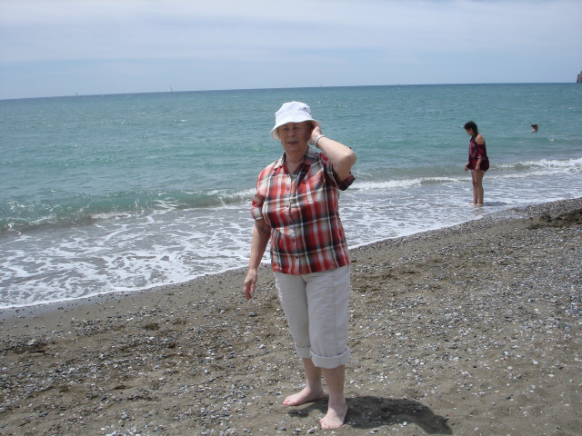 Галина, Москва, м. Бульвар Дмитрия Донского, 73 года. Ищу: Женщину в качестве компаньенки. Мужчину в помощь а дальше по обстоятельствам.  Анкета 880057. 