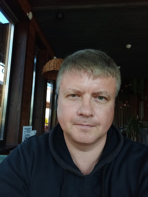 Андрей, Минск, м. Институт культуры, 47 лет. Хочу найти женщину, которая испытывала бы ко мне такие же чувства, как и я к ней)  Анкета 880177. 