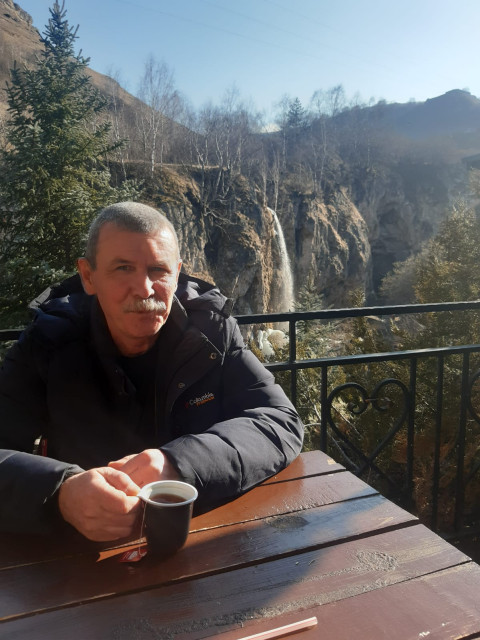 Дмитрий, Россия, Темрюк, 62 года. Познакомлюсь с творческой ровесницей, заинтересованной перебраться в КК  Анкета 880277. 