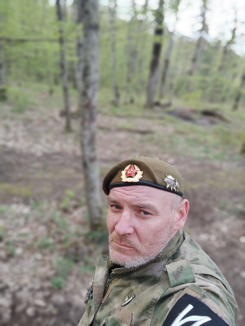 Павел Д., Россия, Артёмовск, 36 лет. Военнослужащий, в поиске для серьезных отношений, и создание семьи. Город указан данного моего место