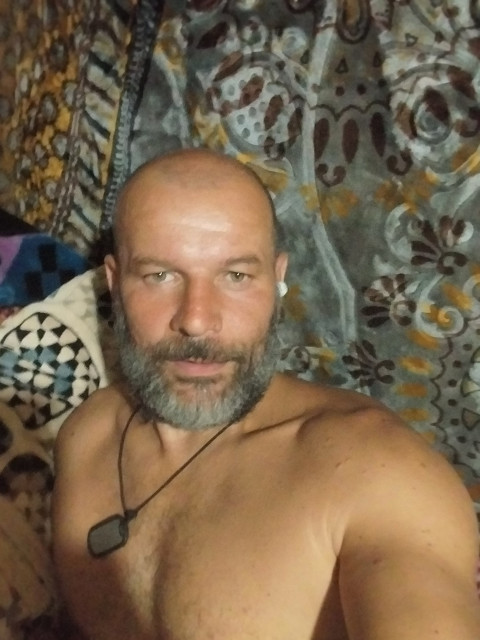 Ярослав, Россия, Тамбов, 48 лет. Хочу встретить добрую женщину, не выносящую мозг по пустякам и без головных болей; )  Анкета 880508. 