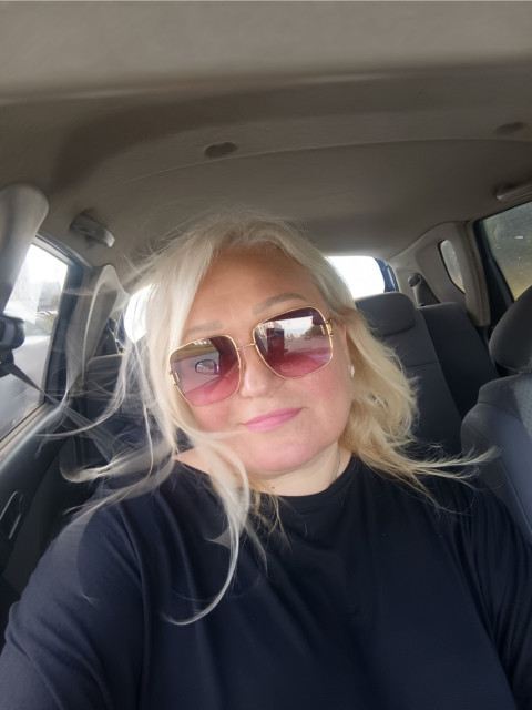 Леночка, Россия, Челябинск, 48 лет, 1 ребенок. Познакомлюсь с темпераментным, общительным, лёгким на подъем человеком для любви и серьезных отношений...  Анкета 880678. 