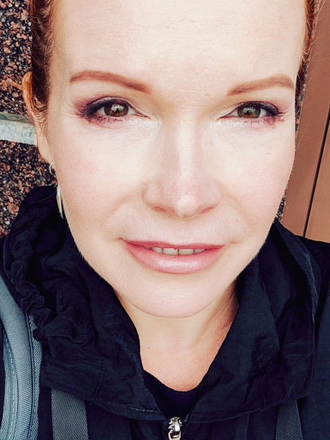 Лиза, Санкт-Петербург, м. Пионерская, 46 лет, 1 ребенок. Она ищет его: мужчину для дружбы и общения.  Анкета 880870. 