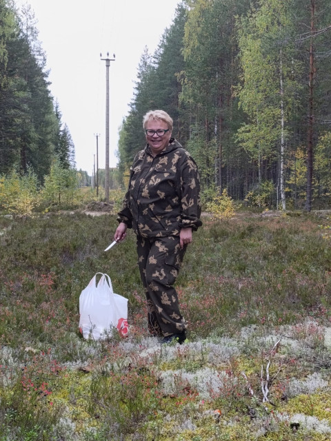 Светлана Федорова, Россия, Петрозаводск, 57 лет, 1 ребенок. Меня зовут Светлана, живу в Карелии, работающая пенсионерка. Я из тех женщин, которые и коню покажут