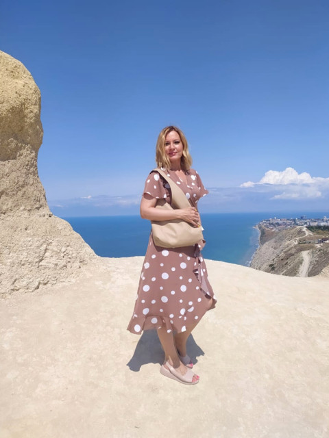 Светлана, Санкт-Петербург, м. Площадь Ленина, 49 лет, 1 ребенок. Для начала хочется дружеского общения, в дальнейшем хотелось бы спутника по жизни  Анкета 881192. 