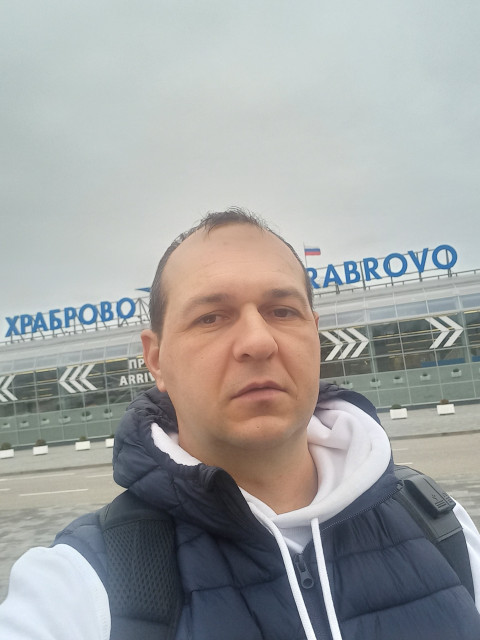 Алексей, Санкт-Петербург, 41 год. Познакомлюсь с женщиной для гостевого брака, дружбы и общения.  Анкета 882028. 