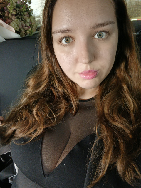 Ирина, Архангельск, 34 года, 1 ребенок, 1 фото. Что выжила-радует...
Огорчает,что из ума)))