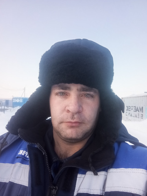 Олег, Россия, Энгельс, 38 лет, 2 ребенка. Познакомлюсь с женщиной для любви и серьезных отношений, брака и создания семьи, воспитания детей, рождения...  Анкета 882527. 