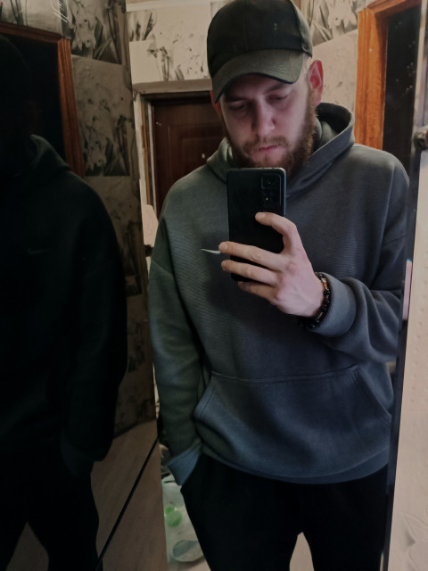 Игорь, Луганск, 26 лет. Познакомлюсь с девушкой для дружбы и общения.  Анкета 883476. 