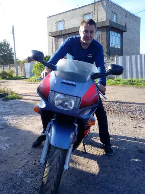 Николай, Кингисепп, 39 лет. Познакомлюсь с женщиной для любви и серьезных отношений.  Анкета 883746. 