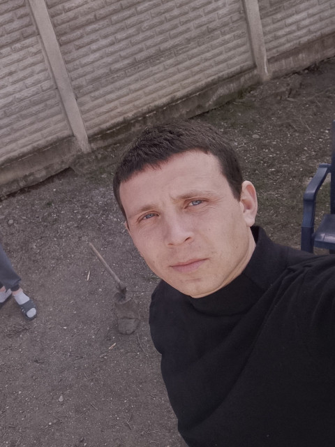 Олег, Симферополь, 29 лет. Он ищет её: женщину для любви и серьезных отношений.  Анкета 883840. 