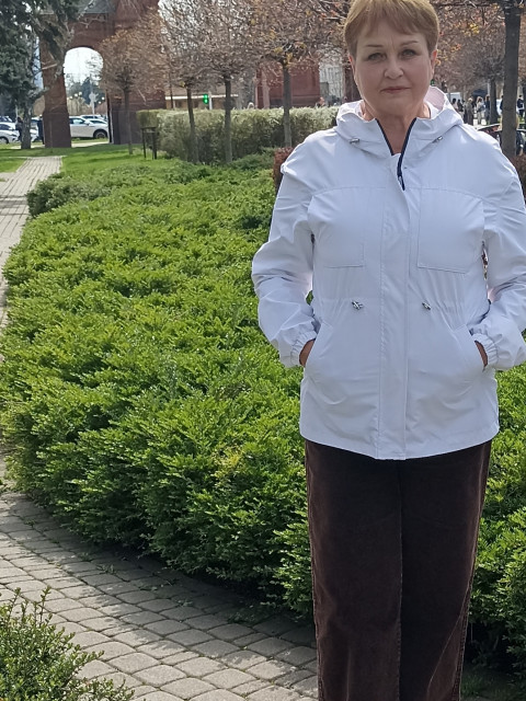 Татьяна, Россия, Краснодар, 65 лет, 1 ребенок. Познакомлюсь с мужчиной для любви и серьезных отношений.  Анкета 884001. 