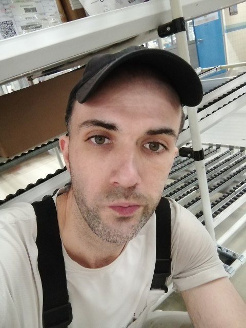 Давид, Калуга, 30 лет. Ищу спутницу для жизни, с которой можно пообщаться, в котором будет взаимная симпатия без обмана и предательства....  Анкета 884093. 