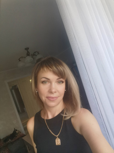 Галина, Россия, Таганрог, 42 года, 2 ребенка. Познакомлюсь с мужчиной для дружбы и общения.  Анкета 884512. 