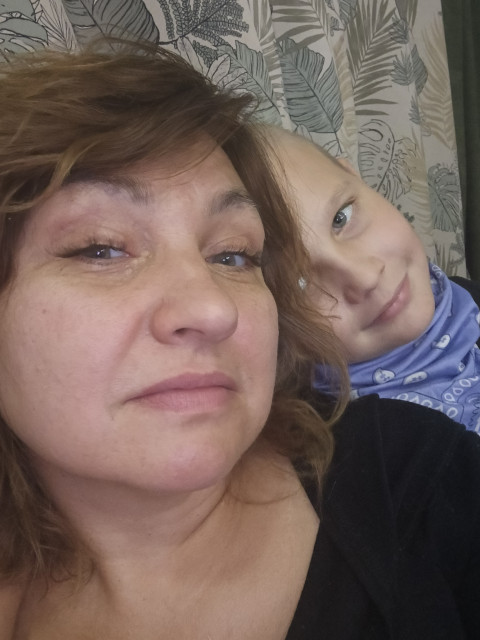 С младшим сыном!