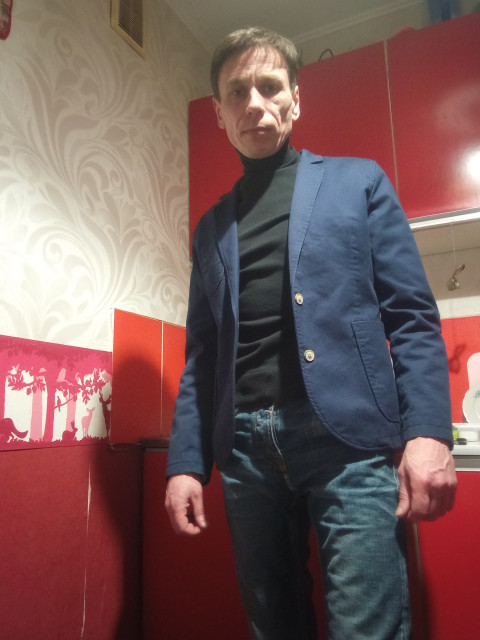 Александр, Россия, Чехов, 43 года, 1 ребенок. Спокойный, добрый, приехал с Иркутскй обл . Верю не смотря на возраст в любовь. Хочу заботится и дар